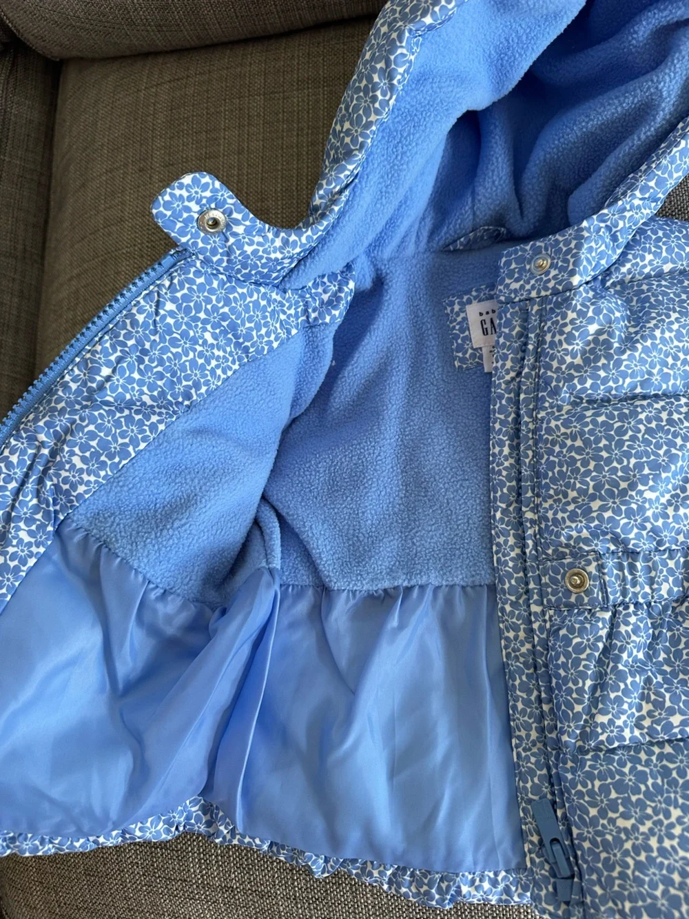 Baby GAP | Hooded Puffer Jacket in Blue Floral, Size 6-12 Mo ✨